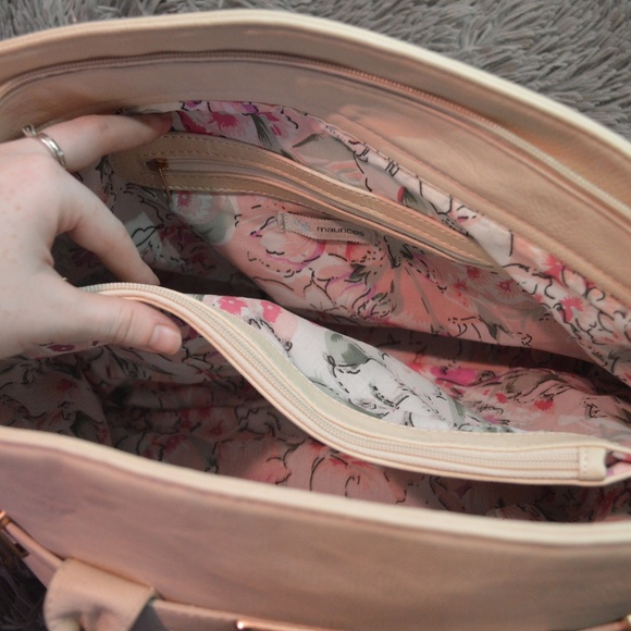 Large Purse! - Picture 2 of 3